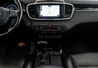 Подержанный автомобиль Kia Sorento 2018 года (14 фото)