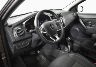 Подержанный автомобиль Renault Sandero 2019 года (9 фото)