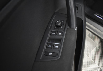Подержанный автомобиль Volkswagen Tiguan 2018 года (19 фото)