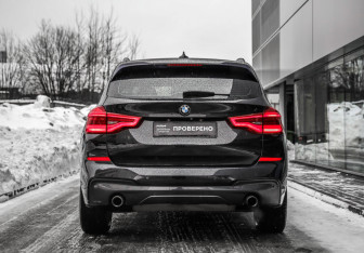 Подержанный автомобиль BMW X3 2018 года (6 фото)
