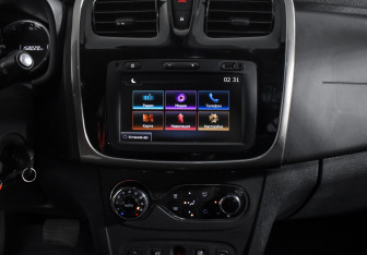 Подержанный автомобиль Renault Sandero 2018 года (15 фото)