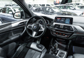 Подержанный автомобиль BMW X3 2018 года (13 фото)
