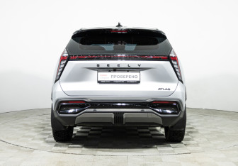 Подержанный автомобиль Geely Atlas 2023 года (6 фото)