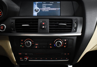 Подержанный автомобиль BMW X3 2011 года (15 фото)