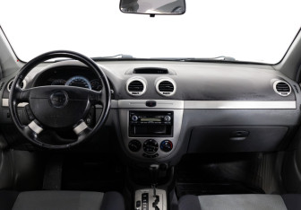 Подержанный автомобиль Chevrolet Lacetti Hatchback 2011 года (10 фото)