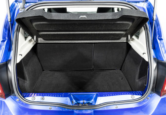 Подержанный автомобиль Renault Sandero 2020 года (15 фото)