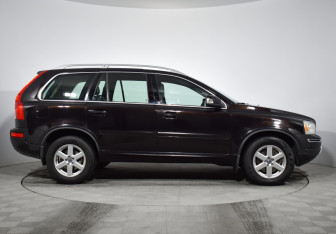 Подержанный автомобиль Volvo XC90 2013 года (4 фото)