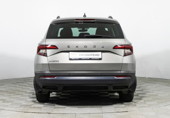 Подержанный автомобиль Skoda Karoq 2020 года (6 фото)