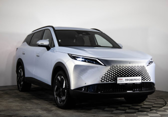 Подержанный автомобиль Omoda C7 2025 года (3 фото)