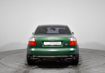 Подержанный автомобиль Audi A4 Sedan 2001 года (6 фото)
