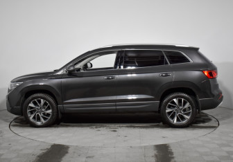 Подержанный автомобиль Jetta VS7 2023 года (8 фото)