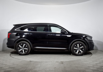 Подержанный автомобиль Kia Sorento 2021 года (4 фото)