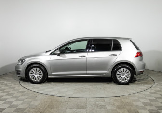 Подержанный автомобиль Volkswagen Golf Hatchback 2014 года (8 фото)