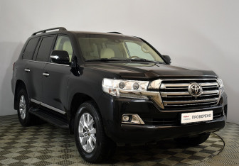 Подержанный автомобиль Toyota Land Cruiser Suv 2015 года (4 фото)