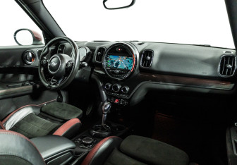 Подержанный автомобиль MINI Countryman 2017 года (9 фото)