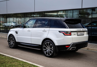 Подержанный автомобиль Land Rover Range Rover Sport 2018 года (6 фото)