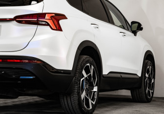 Подержанный автомобиль Hyundai Santa Fe 2022 года (7 фото)
