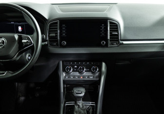 Подержанный автомобиль Skoda Karoq 2021 года (14 фото)