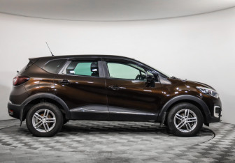 Подержанный автомобиль Renault Kaptur 2017 года (4 фото)