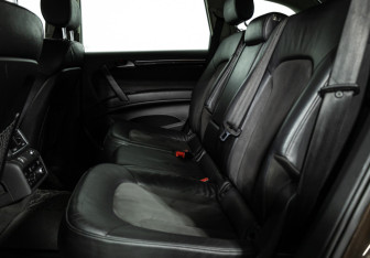 Подержанный автомобиль Audi Q7 2012 года (10 фото)