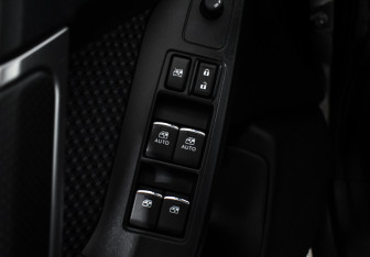 Подержанный автомобиль Subaru Forester Suv 2017 года (10 фото)