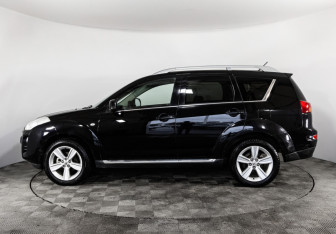 Подержанный автомобиль Peugeot 4007 2008 года (8 фото)