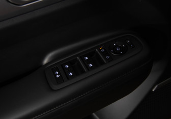 Подержанный автомобиль Hyundai Santa Fe 2025 года (20 фото)