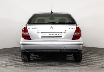 Подержанный автомобиль Citroen C5 Liftback 2001 года (6 фото)