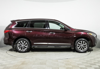 Подержанный автомобиль Infiniti QX60 2014 года (4 фото)