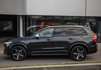 Подержанный автомобиль Volvo XC90 2018 года (9 фото)