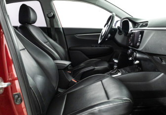 Подержанный автомобиль Kia Rio Sedan 2022 года (21 фото)