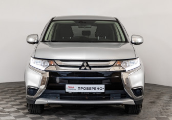 Подержанный автомобиль Mitsubishi Outlander 2017 года (2 фото)