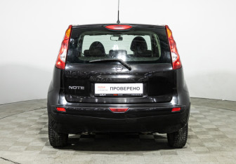 Подержанный автомобиль Nissan Note 2008 года (6 фото)