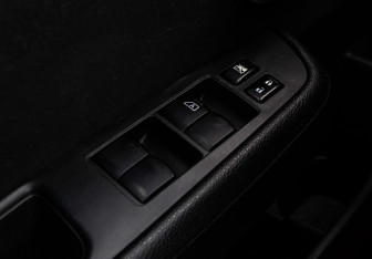 Подержанный автомобиль Nissan Tiida Sedan 2010 года (13 фото)
