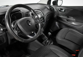 Подержанный автомобиль Renault Kaptur 2018 года (9 фото)