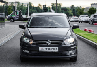 Подержанный автомобиль Volkswagen Polo Sedan 2016 года (4 фото)