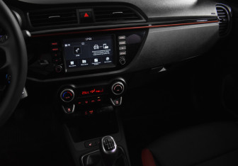 Подержанный автомобиль Kia Rio Hatchback 2019 года (20 фото)