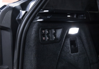 Подержанный автомобиль BMW X7 2021 года (25 фото)