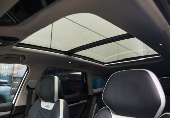 Подержанный автомобиль Geely Atlas 2024 года (28 фото)