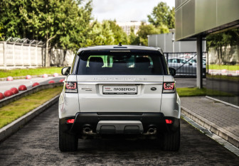 Подержанный автомобиль Land Rover Range Rover Sport 2017 года (7 фото)
