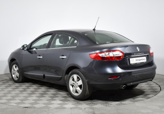 Подержанный автомобиль Renault Fluence 2010 года (7 фото)