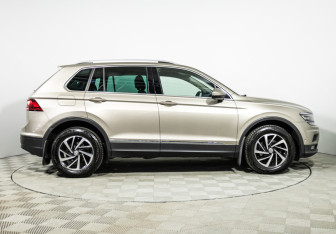 Подержанный автомобиль Volkswagen Tiguan 2018 года (4 фото)