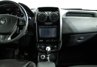 Подержанный автомобиль Renault Duster 2018 года (13 фото)