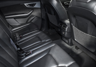 Подержанный автомобиль Audi Q7 2016 года (14 фото)