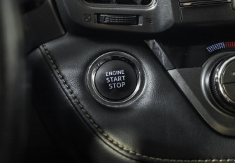 Подержанный автомобиль Toyota RAV4 2013 года (19 фото)