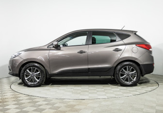 Подержанный автомобиль Hyundai ix35 2014 года (8 фото)