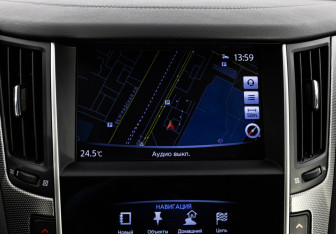 Подержанный автомобиль Infiniti Q50 2017 года (19 фото)