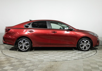 Подержанный автомобиль Kia Cerato Sedan 2019 года (4 фото)