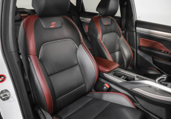 Подержанный автомобиль Geely Coolray 2020 года (27 фото)