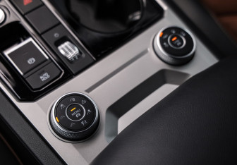 Подержанный автомобиль Volkswagen Touareg 2020 года (18 фото)